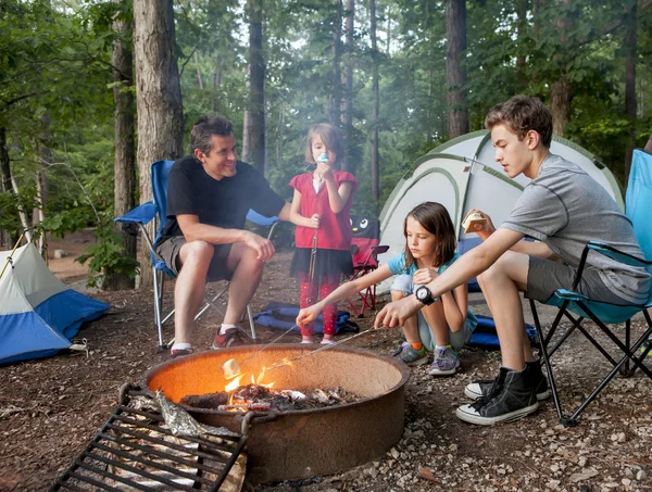 depositphotos_63325715-stock-photo-father-camping-with-kids
